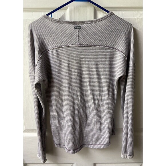 Columbia Sweatshirt Womens Small Purple Pullover Long Sleeved Round Neck Striped - Picture 5 of 6